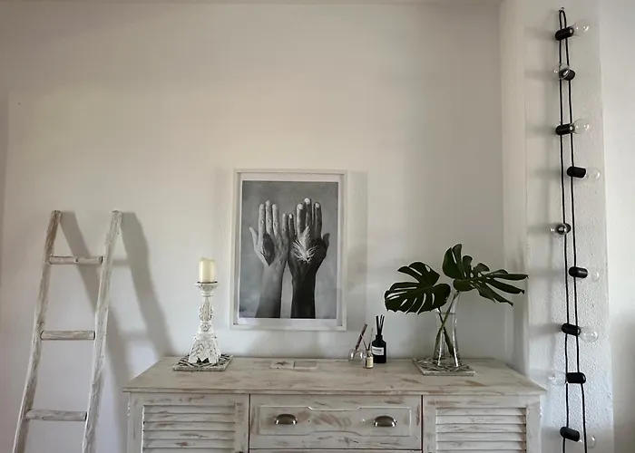 Charming & Cosy Beach Apartment